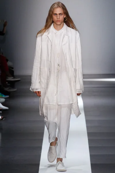 Look 8